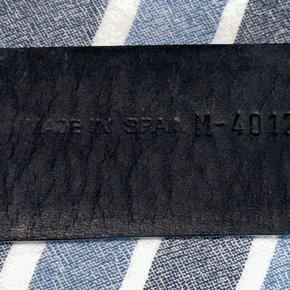 Black made in Spain suede belt silver tone buckle numbered size 28 - Picture 8 of 16